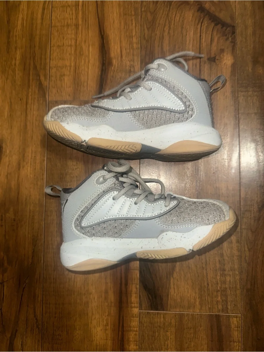 Kids size 13 Shaq Speed Demon Gray Lace-Up basketball shoes